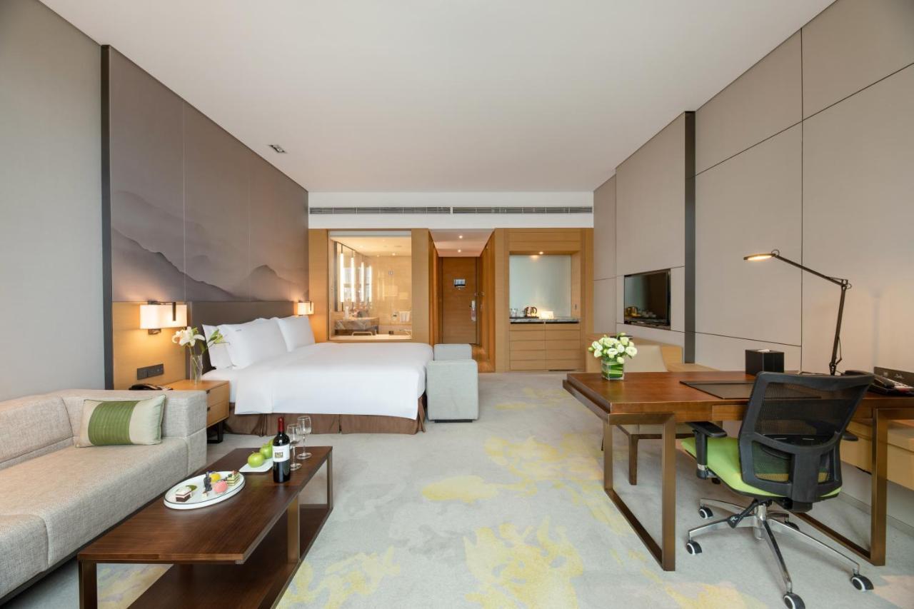 Holiday Inn Baoji Central By Ihg Exterior foto